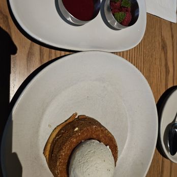 JOEY Uptown - Butter cake - New American Near Me - Houston, Texas