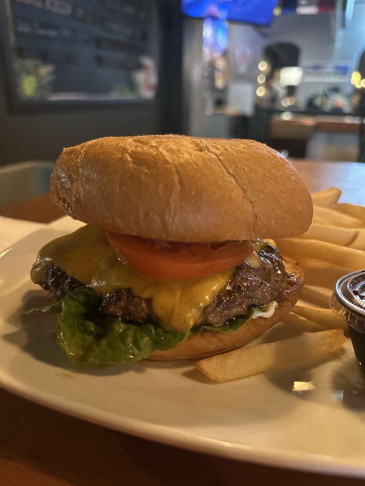 Lal Burger Logo