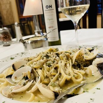 Little Italy - Delicious linguine with white clam sauce - Italian Near Me - Bakersfield, California Little Italy - Delicious linguine with white clam sauce - Italian Near Me - Bakersfield, California