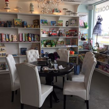 Sweet Savannah's - Comfy area - Ice Cream & Frozen Yogurt Near Me - Marathon, Florida Sweet Savannah's - Comfy area - Ice Cream & Frozen Yogurt Near Me - Marathon, Florida