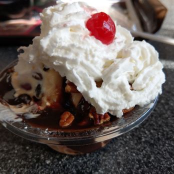 Braums Ice Cream & Dairy Store - The best thing about Braum's is the ice cream and the prices. The service is still lacking. - Ice Cream & Frozen Yogurt Near Me - Amarillo, Texas