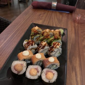 Zen - Yucky variety sushi - Asian Fusion Near Me - Cancún, ROO Zen - Yucky variety sushi - Asian Fusion Near Me - Cancún, ROO
