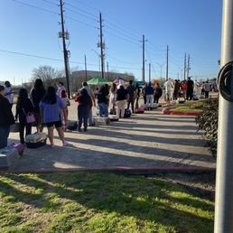 The line to the event for drop off The line to the event for drop off