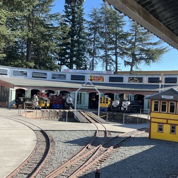 Sonoma TrainTown Railroad - Amusement Parks Near Me - Sonoma, California