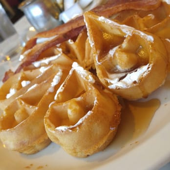 Skillet House - They're finger lickin good, so ditch the fork. - Breakfast & Brunch Near Me - Oak Lawn, Illinois Skillet House - They're finger lickin good, so ditch the fork. - Breakfast & Brunch Near Me - Oak Lawn, Illinois