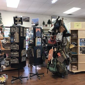 Miners Inn Motel - Gift shop next to breakfast and check-in desk - Hotels Near Me - Mariposa, California