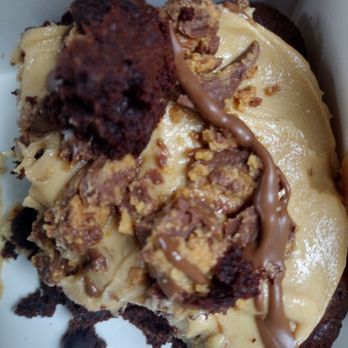 Crumbl - Toco Hills - Hard brownie - Bakeries Near Me - Atlanta, Georgia