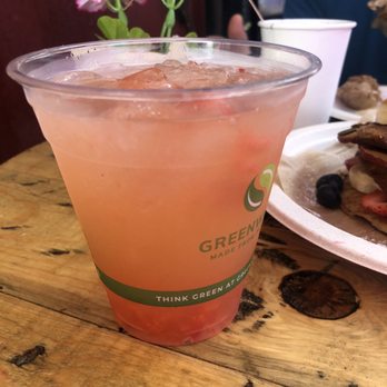 Lokales - Limonada de fresa - Vegan Near Me - Bayamon, Puerto Rico