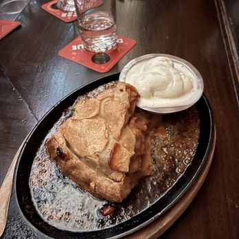 Jones - Jones Apple pie for Two - Italian Near Me - West Hollywood, California Jones - Jones Apple pie for Two - Italian Near Me - West Hollywood, California
