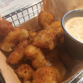 Café Hollander Hilldale - American Near Me - Madison, Wisconsin