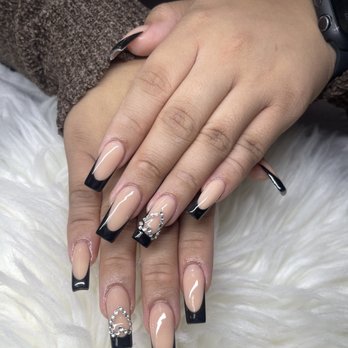 Amazing Nails & Spa - Nail Salons Near Me - Tracy, California