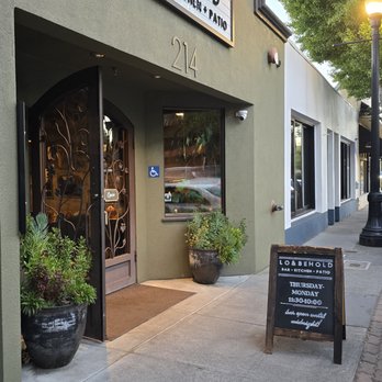 Lo & Behold Bar And Kitchen - Front - Cocktail Bars Near Me - Healdsburg, California Lo & Behold Bar And Kitchen - Front - Cocktail Bars Near Me - Healdsburg, California