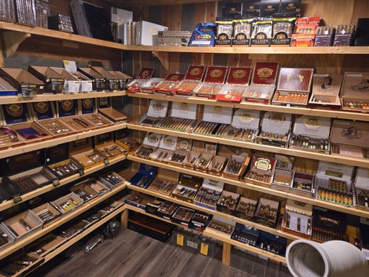 Stadium Tobacco & Vape, 6311 Stadium Dr, Ste D, Clemmons, NC 27012, US