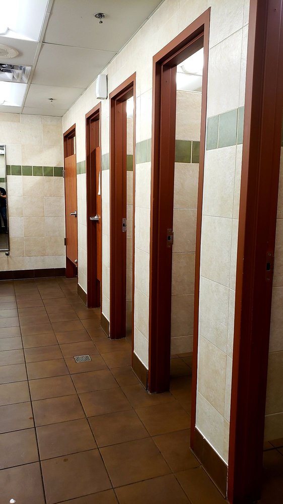 PILOT TRAVEL CENTER HAGERSTOWN Updated May 2024 31 Photos 16921