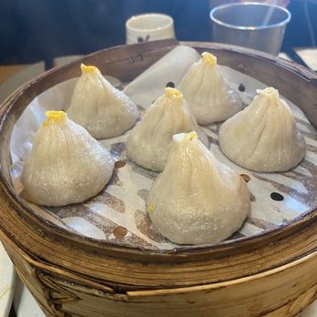 Zen Dumpling - Crabmeat and pork xialong bao - Soup Near Me - Orlando, Florida Zen Dumpling - Crabmeat and pork xialong bao - Soup Near Me - Orlando, Florida