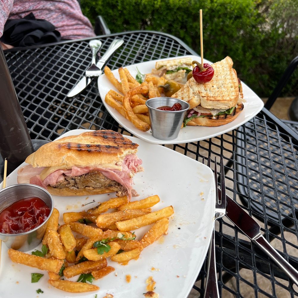 Oak Mountain Winery - Lunch after wine tasting.. Cubano Panini and the Cave Classic Club.. delicious !! - Wineries Near Me - Temecula, California Oak Mountain Winery - Lunch after wine tasting.. Cubano Panini and the Cave Classic Club.. delicious !! - Wineries Near Me - Temecula, California