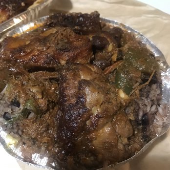 Ceci's Latin Cuisine - Moro y pollo guisado - Latin American Near Me - Brooklyn, New York Ceci's Latin Cuisine - Moro y pollo guisado - Latin American Near Me - Brooklyn, New York
