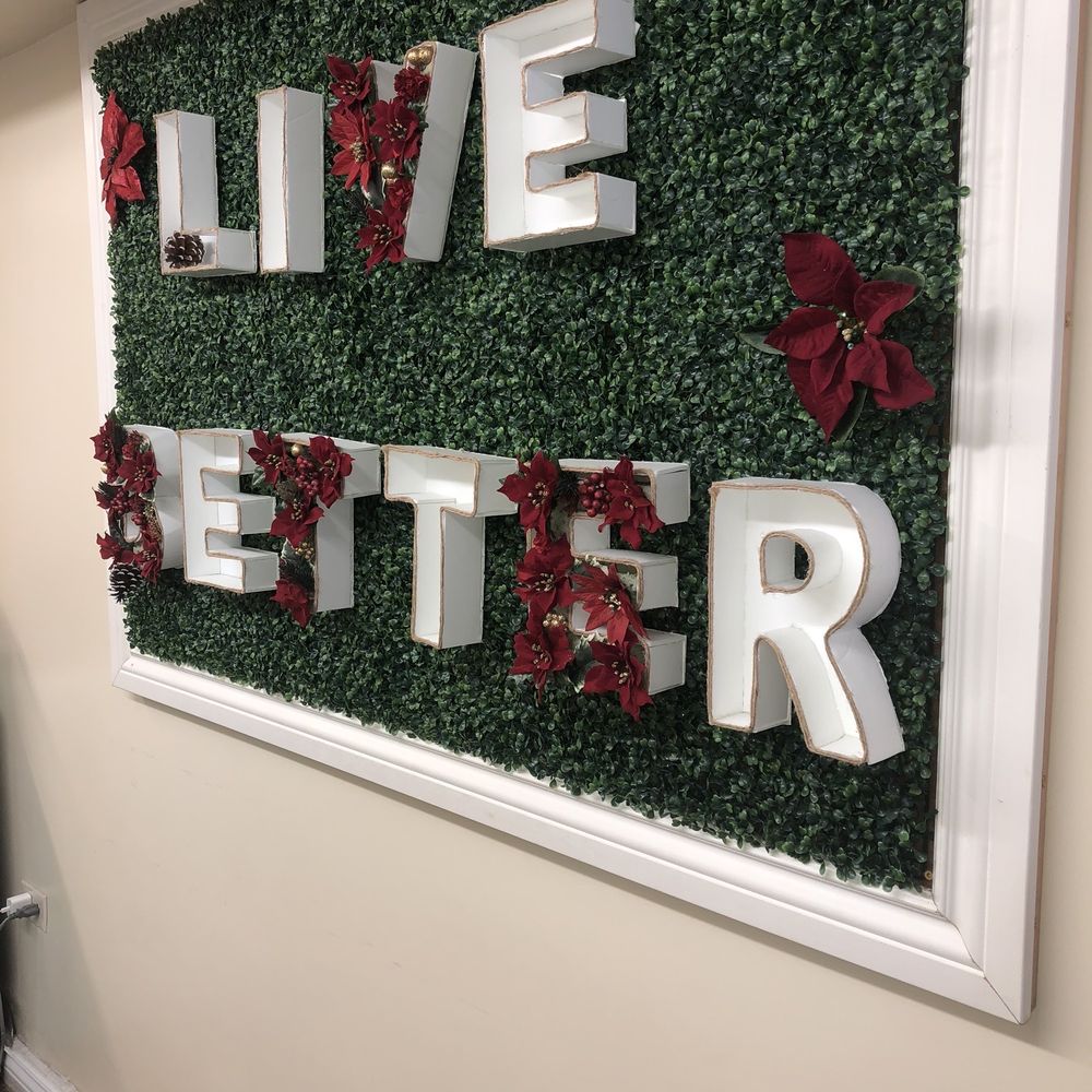 Live Better - a picture of a living room - Juice Bars & Smoothies Near Me - Chicago, Illinois Live Better - a picture of a living room - Juice Bars & Smoothies Near Me - Chicago, Illinois