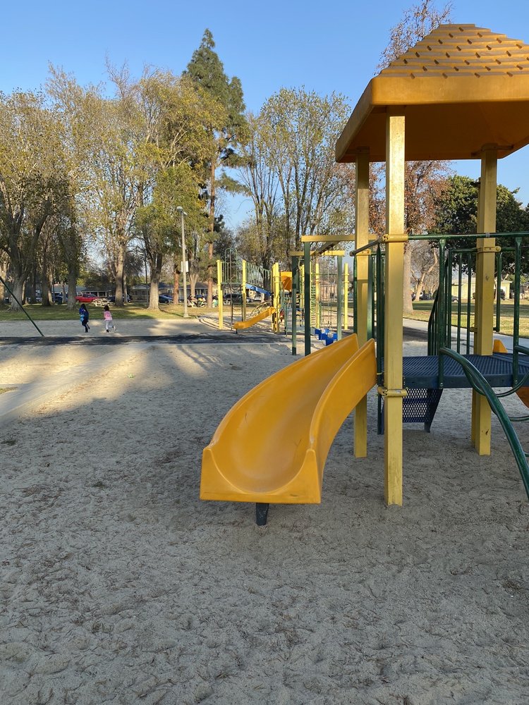 RAMONA PARK Updated August 2024 14 Photos Indiana Ave, Long Beach