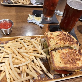 Reunion Kitchen + Drink - New American Near Me - Laguna Beach, California