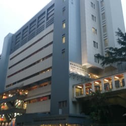 鰂魚涌體育館 - Located on 6/F and 7/F of the Quarry Bay Municipal Services Building