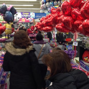 Party City - I hAte this story -- theres never any parking and then only 2 cashiers working!! Do not come here -- save yourself!!! - Party Supplies Near Me - South Plainfield, New Jersey