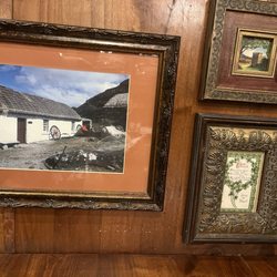 Mcginty's Wood Oven Pub - Some decor on our booth