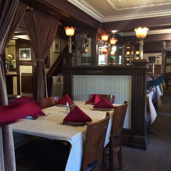 Diane's Saddleback Grill - Bars Near Me - Lake Arrowhead, California