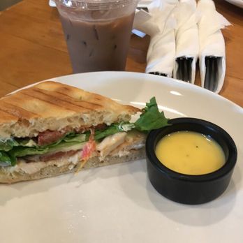 Le Buzz Caffe - Coffee & Tea Near Me - Tucson, Arizona