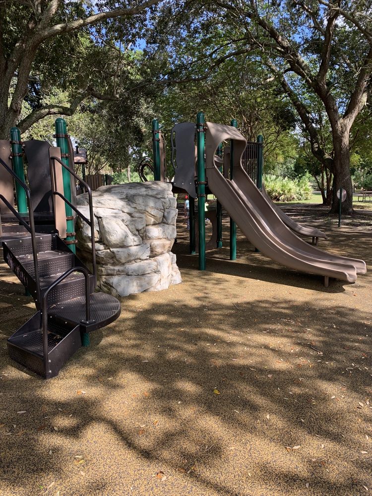 University Woodlands Park Image