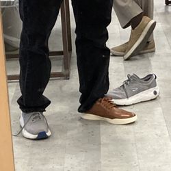 Jos A. Bank - Trying on the shoes