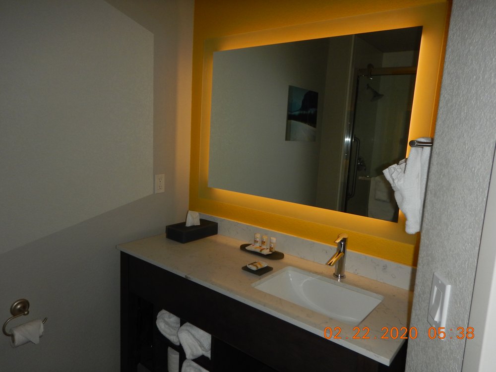 LA QUINTA INN & SUITES BY WYNDHAM CLOVIS CA Updated August 2024 79