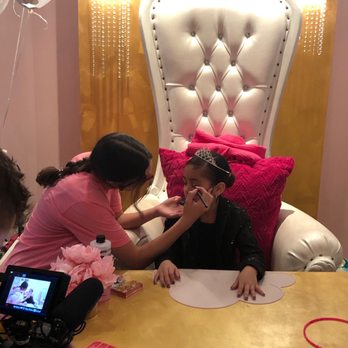 Kidz Lounge - Make up time - Party & Event Planning Near Me - Staten Island, New York Kidz Lounge - Make up time - Party & Event Planning Near Me - Staten Island, New York