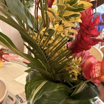 Shell Beach Floral Design - Florists Near Me - Pismo Beach, California Shell Beach Floral Design - Florists Near Me - Pismo Beach, California