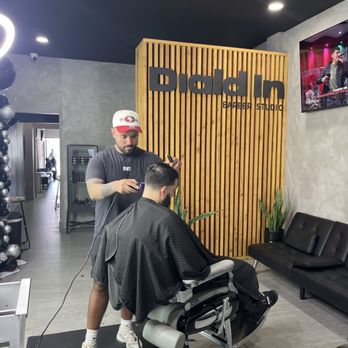 Diald In Barber Studio - Barbers Near Me - Hayward, California
