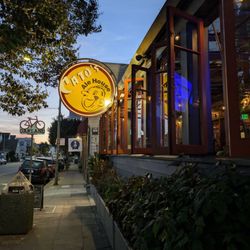 Cato's Ale House - Exterior