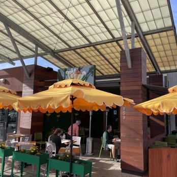 Sunny Side Solana - Outdoor patio. - Breakfast & Brunch Near Me - Solana Beach, California Sunny Side Solana - Outdoor patio. - Breakfast & Brunch Near Me - Solana Beach, California