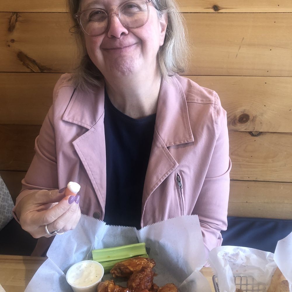 Honey barbecue wings! Honey barbecue wings!