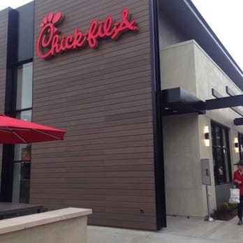 Chick-fil-A - Front view - Fast Food Near Me - Pasadena, California