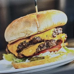 Burger Bar Cafe - Double cheeseburger