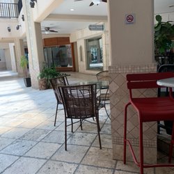 The Blonde Tulip - Courtyard outside the small bistro and flower shop