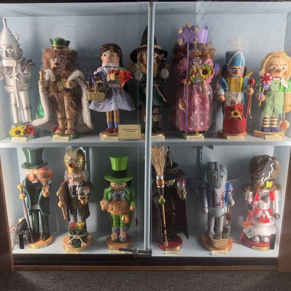 Leavenworth Nutcracker Museum - Inside museum - Museums Near Me - Leavenworth, Washington Leavenworth Nutcracker Museum - Inside museum - Museums Near Me - Leavenworth, Washington