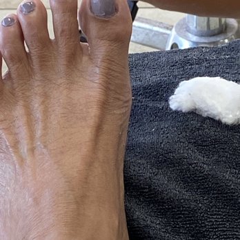 Kauai Nail Spa - Cotton ball and cuticles not professional - Nail Salons Near Me - Kapaa, Hawaii