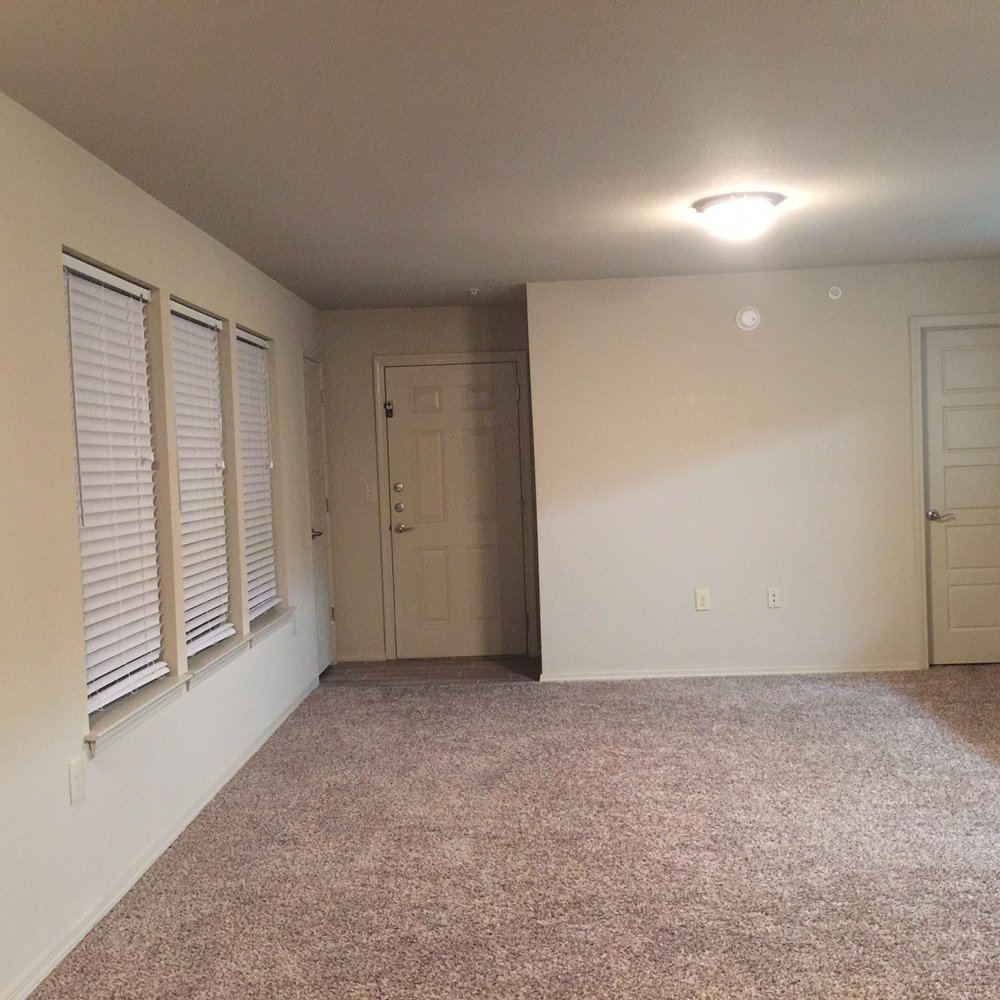 Icon at Corpus Christi - Spotless apartment on Move out day but don't expect to get your deposit back they will find a way to take all of it and then some. - Apartments Near Me - Corpus Christi, Texas