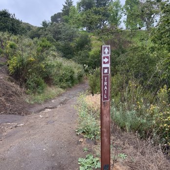 Mount Woodson Trail - Another signs to guide you. Take photos or add more miles to your hike! - Hiking Near Me - Poway, California