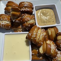 Flip Flops Bar & Grille - Pretzel Bites
