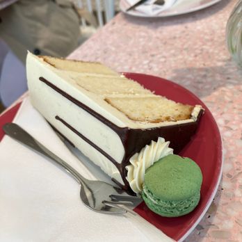 Peggy Porschen Cakes - Vanilla cake - Patisserie/Cake Shop Near Me - London, XGL Peggy Porschen Cakes - Vanilla cake - Patisserie/Cake Shop Near Me - London, XGL