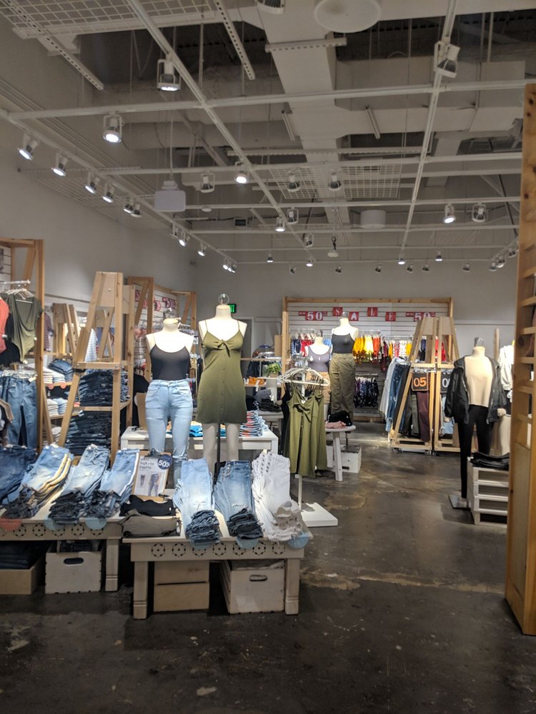 GARAGE 447 Great Mall Dr, Milpitas, California Women's Clothing