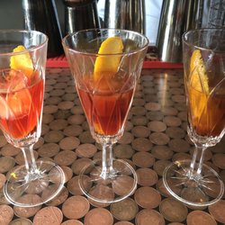 L'atelier Du vin - Negroni flight: barrel aged, traditional, vintage