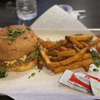 Urban Kitchen - Chicken Jalfrezi Burger - Indian Near Me - Newark, California